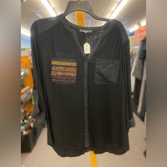 Miss Me Large Black/Sheer/Pocket Top - Picture 2 of 4